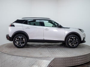 Peugeot NEW 2008 2023 usado — vista 8 | Pompeyo Carrasco