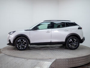 Peugeot NEW 2008 2023 usado — suv | Pompeyo Carrasco