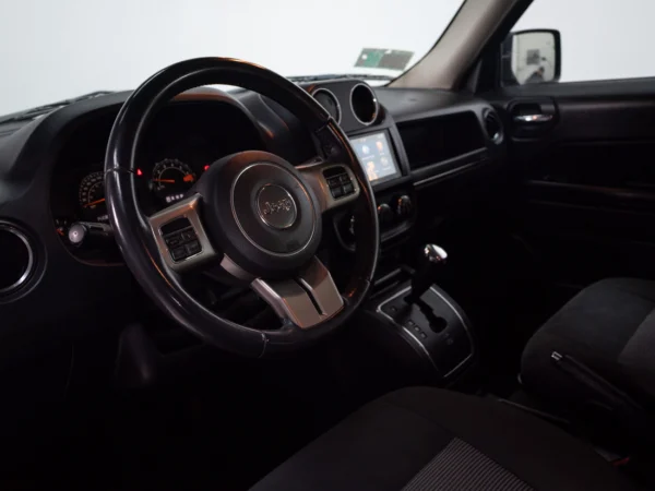 JEEP PATRIOT 2016 usado — Pompeyo Carrasco — foto 11