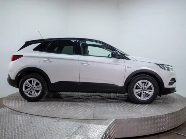 Opel GRANDLAND 2022 usado — Pompeyo Carrasco — foto 8