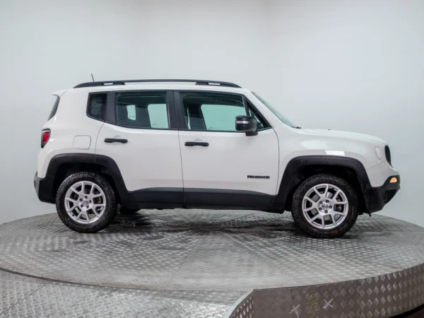 JEEP RENEGADE 2023 usado — Pompeyo Carrasco — foto 8