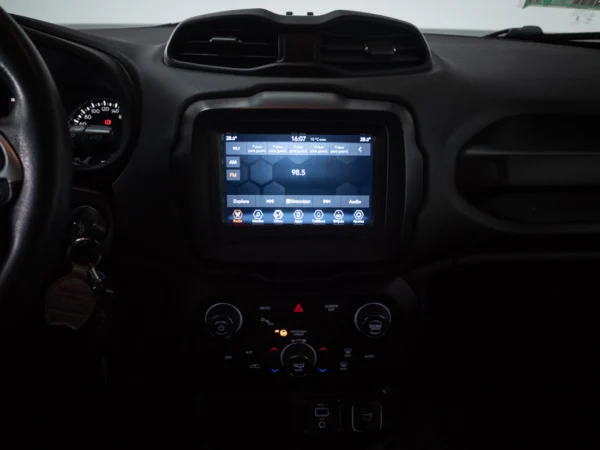 JEEP RENEGADE 2023 usado — Pompeyo Carrasco — foto 13