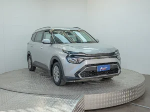 Kia CARENS 2023 usado — 40.684 km | Pompeyo Carrasco