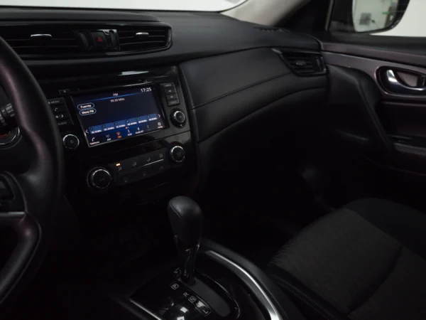 NISSAN X-TRAIL 2023 usado — Pompeyo Carrasco — foto 12