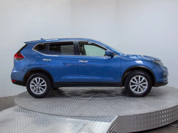 NISSAN X-TRAIL 2023 usado — Pompeyo Carrasco — foto 8