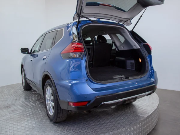 NISSAN X-TRAIL 2023 usado — Pompeyo Carrasco — foto 10
