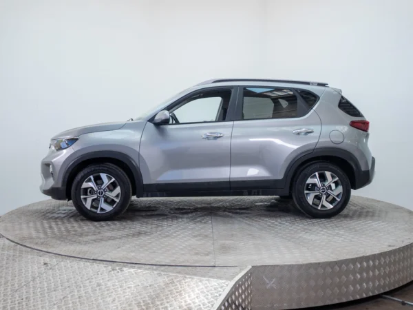 Kia SONET 2023 usado — Pompeyo Carrasco — foto 4