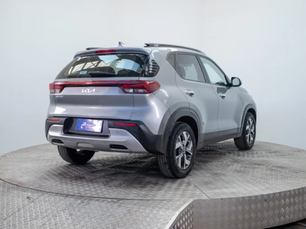 Kia SONET 2023 usado — Pompeyo Carrasco — foto 7