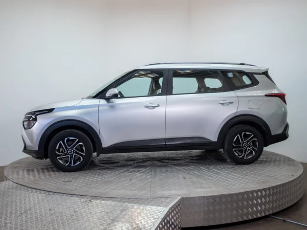 Kia CARENS 2024 usado — Pompeyo Carrasco — foto 4