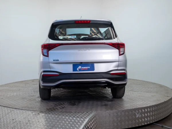 Kia CARENS 2024 usado — Pompeyo Carrasco — foto 6