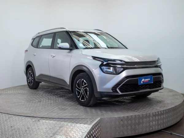 Kia CARENS 2024 usado — Pompeyo Carrasco — foto 9