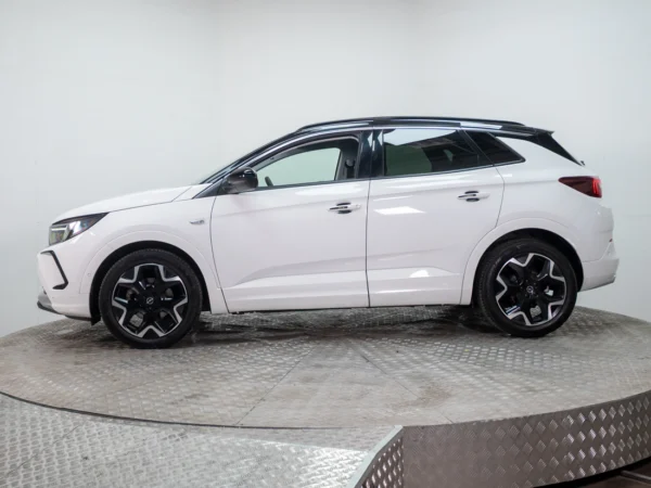 Opel GRANDLAND 2024 usado — Pompeyo Carrasco — foto 4