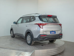 Kia CARENS 2023 usado — vista 5 | Pompeyo Carrasco
