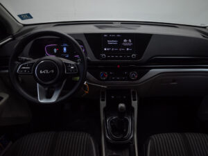 Kia CARENS 2023 usado — vista 16 | Pompeyo Carrasco