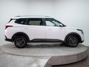 Kia CARENS 2024 usado — vista 8 | Pompeyo Carrasco