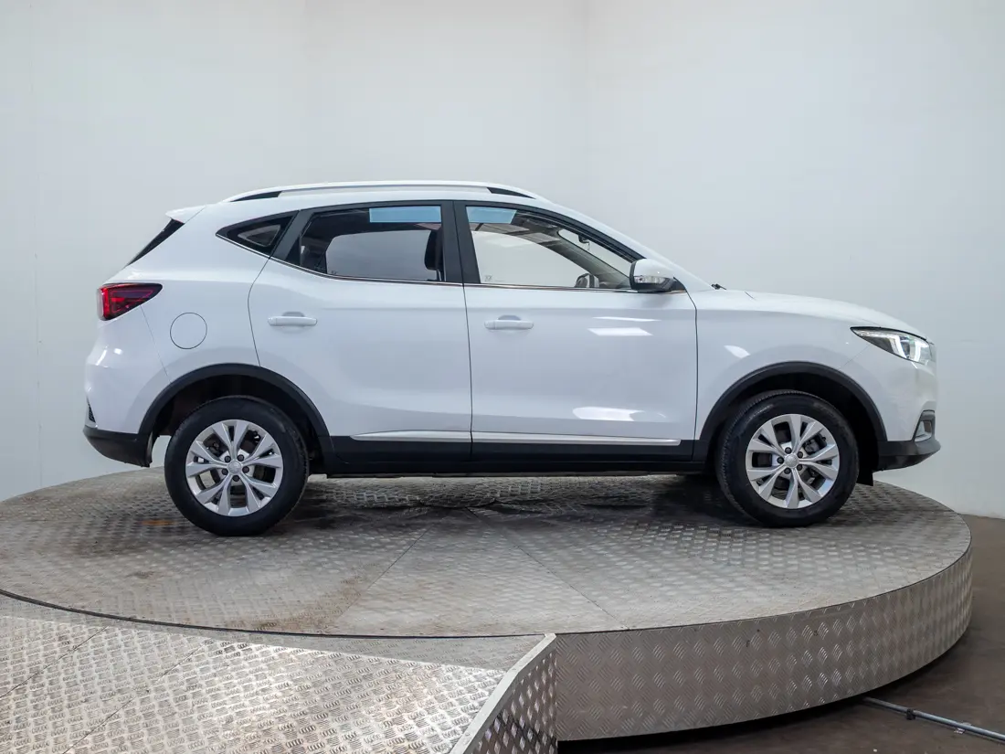 MG Zs — foto 8 de 18