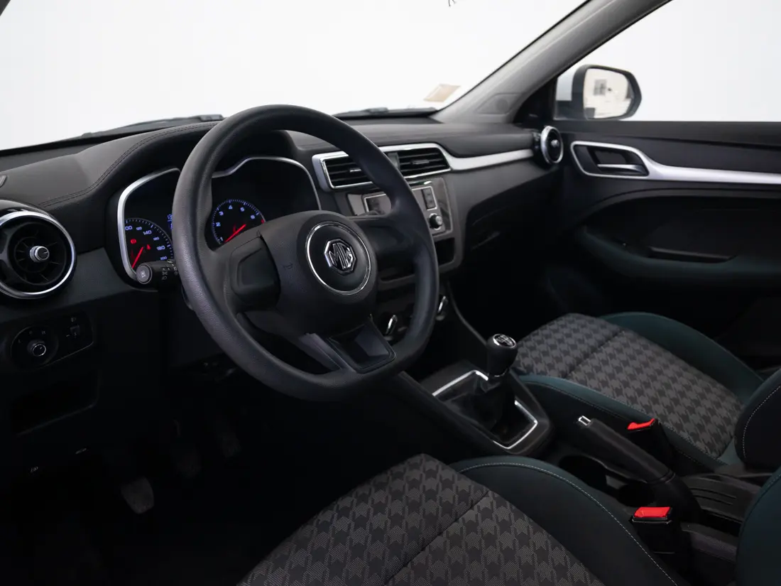 MG Zs — foto 11 de 18