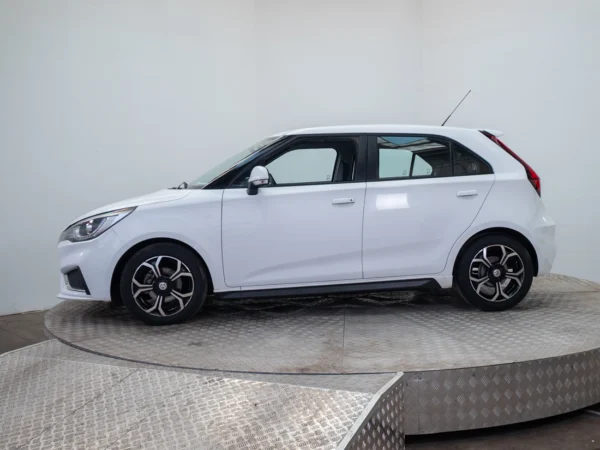 MG 3 MG 2023 usado — Pompeyo Carrasco — foto 4