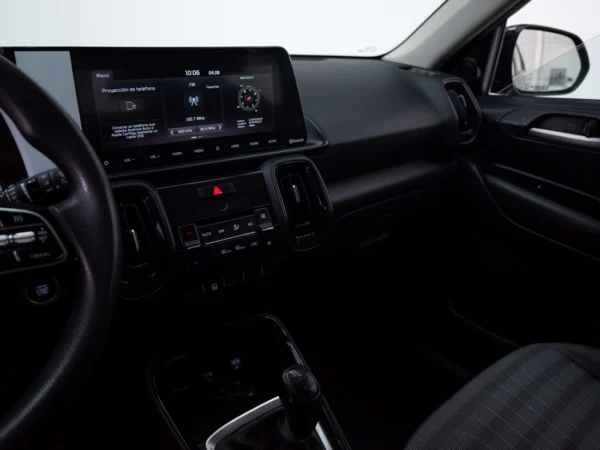 Kia SONET 2023 usado — Pompeyo Carrasco — foto 12
