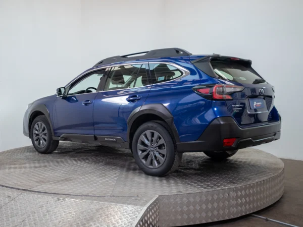 Subaru OUTBACK 2023 usado — Pompeyo Carrasco — foto 4