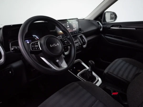 Kia SONET 2023 usado — Pompeyo Carrasco — foto 11
