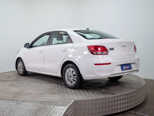 Kia SOLUTO 2024 usado — Pompeyo Carrasco — foto 4