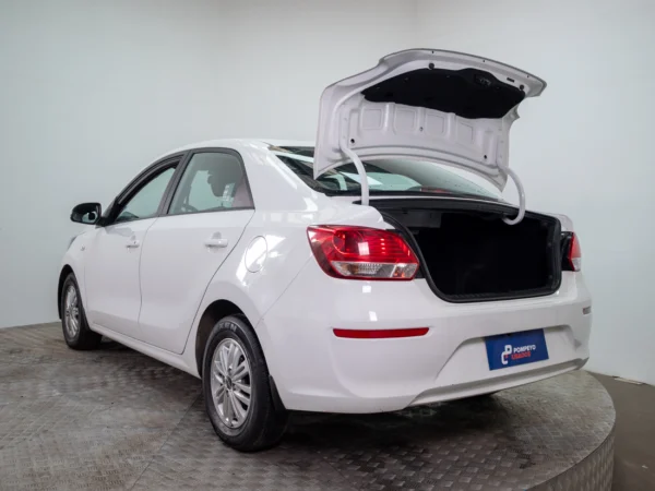 Kia SOLUTO 2024 usado — Pompeyo Carrasco — foto 9