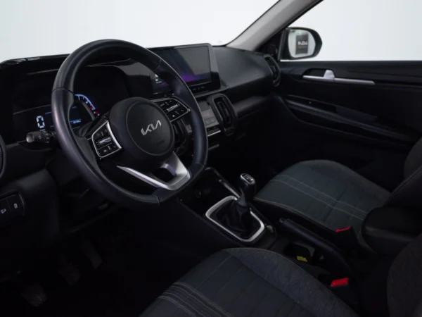 Kia SONET 2025 usado — Pompeyo Carrasco — foto 11