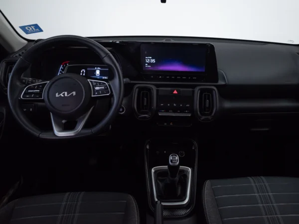 Kia SONET 2025 usado — Pompeyo Carrasco — foto 15