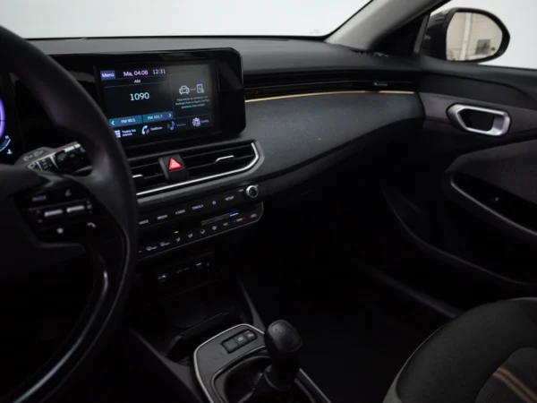 Kia K3 Cross 2025 usado — Pompeyo Carrasco — foto 12