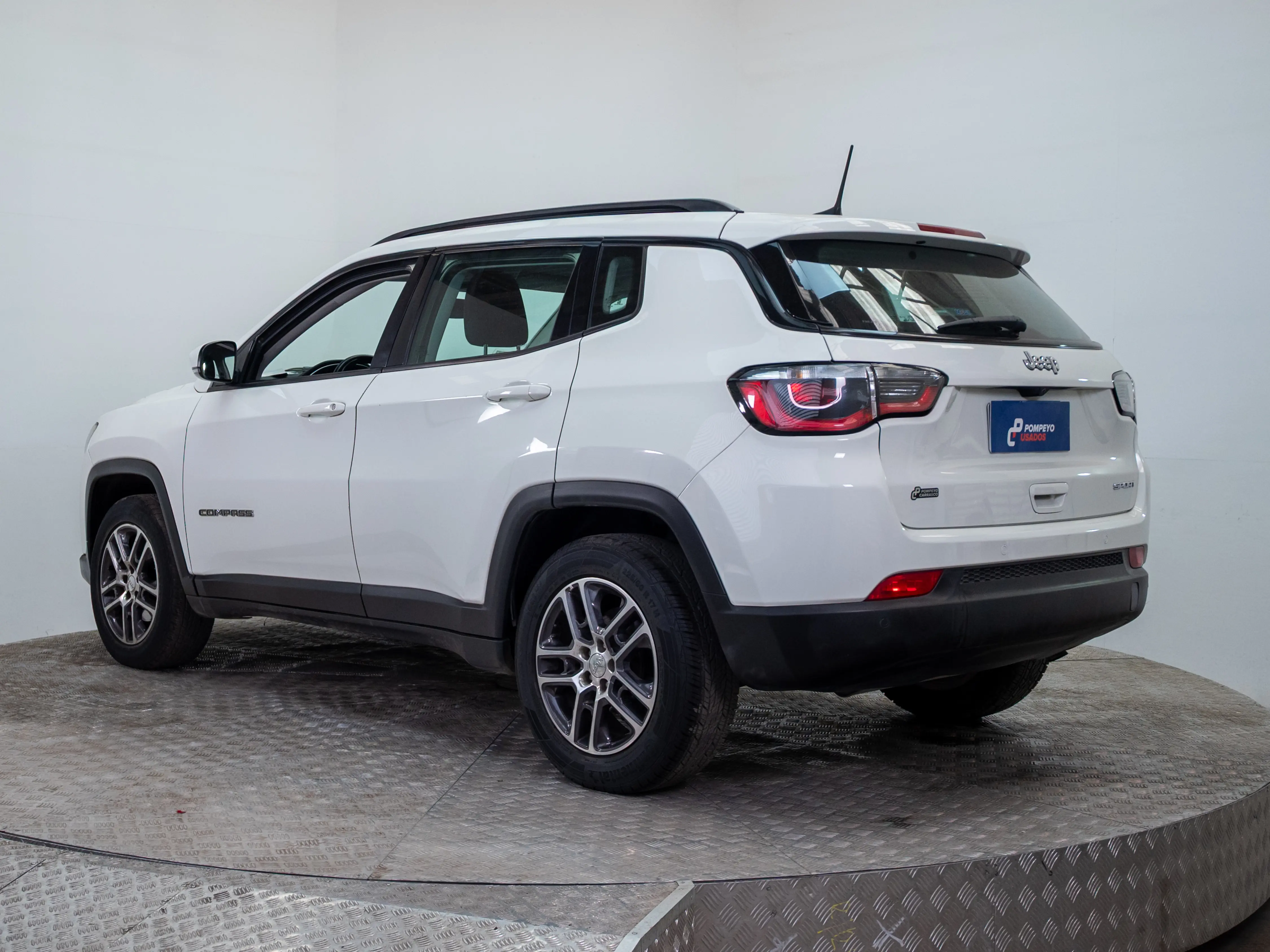 Jeep Compass — foto 4 de 19