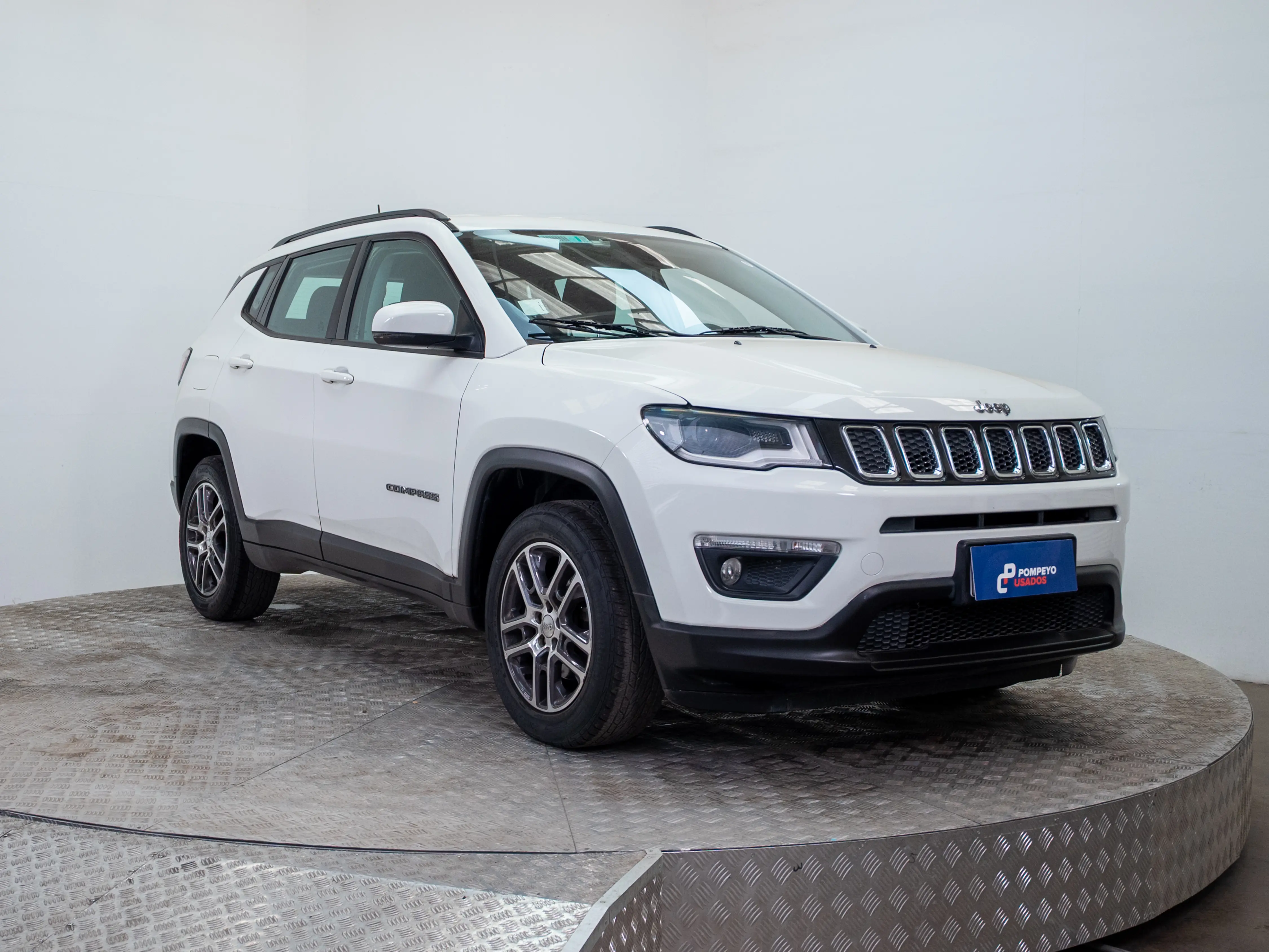 Jeep Compass — foto 8 de 19