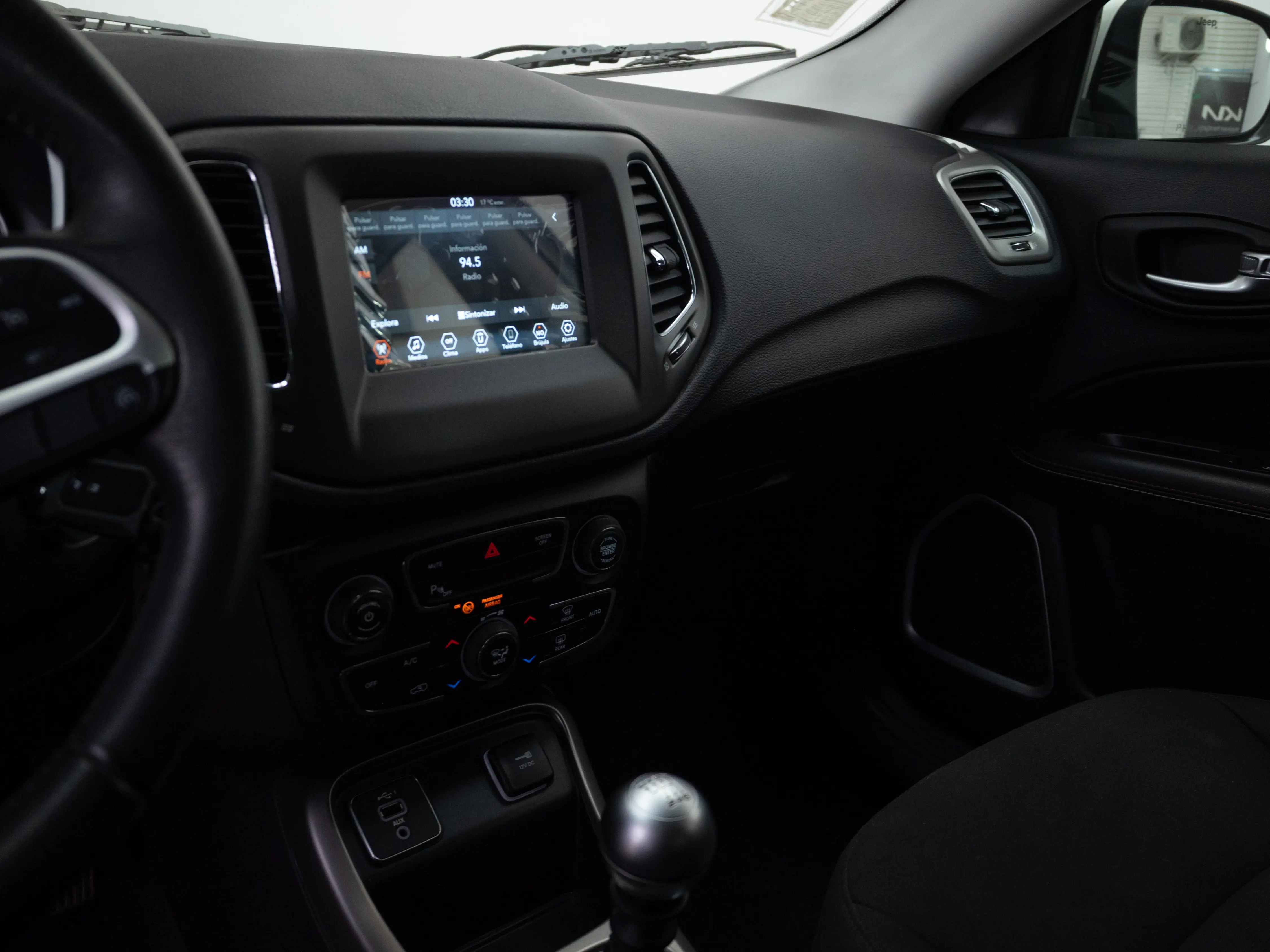 Jeep Compass — foto 11 de 19