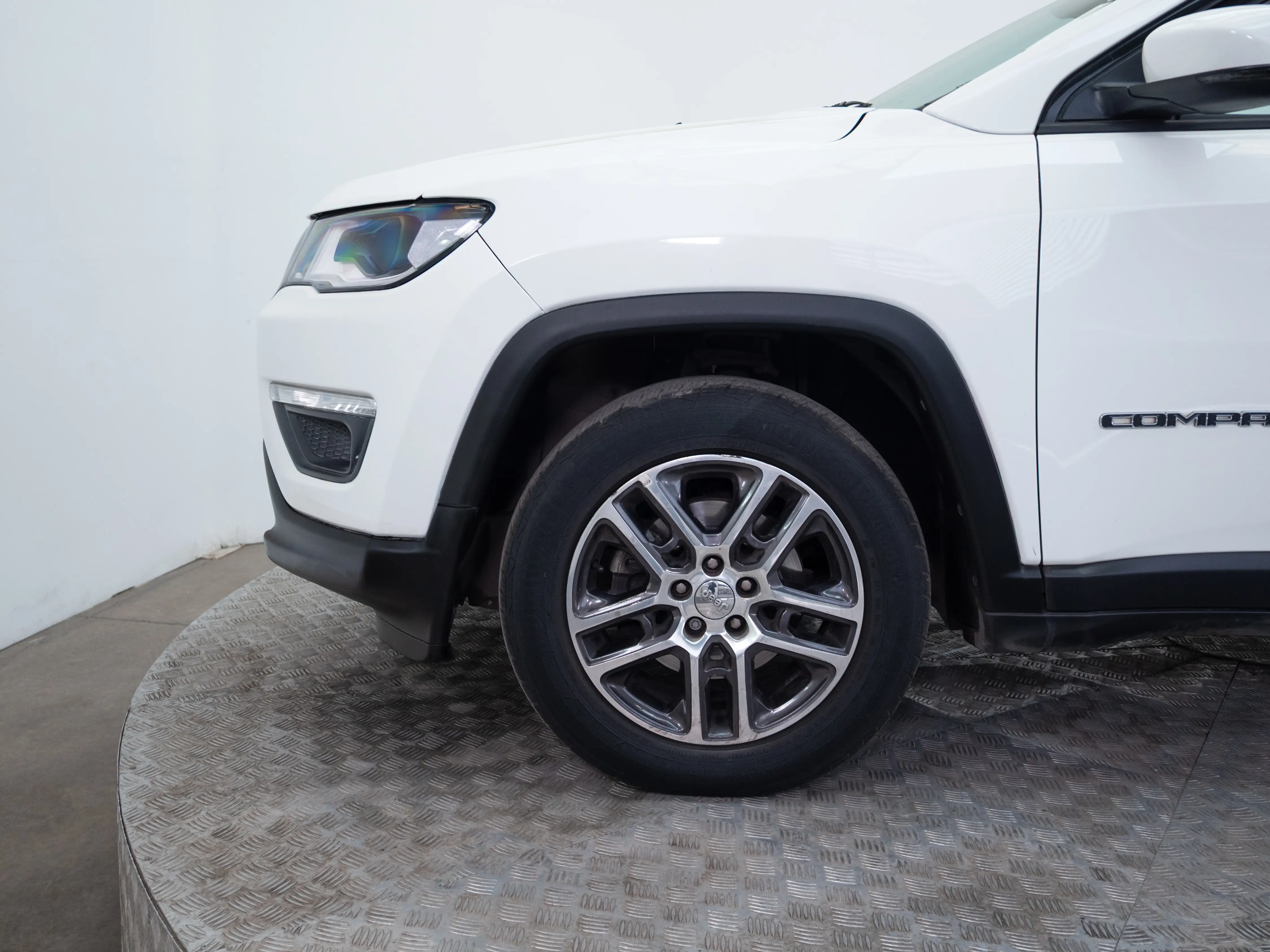 Jeep Compass — foto 16 de 19