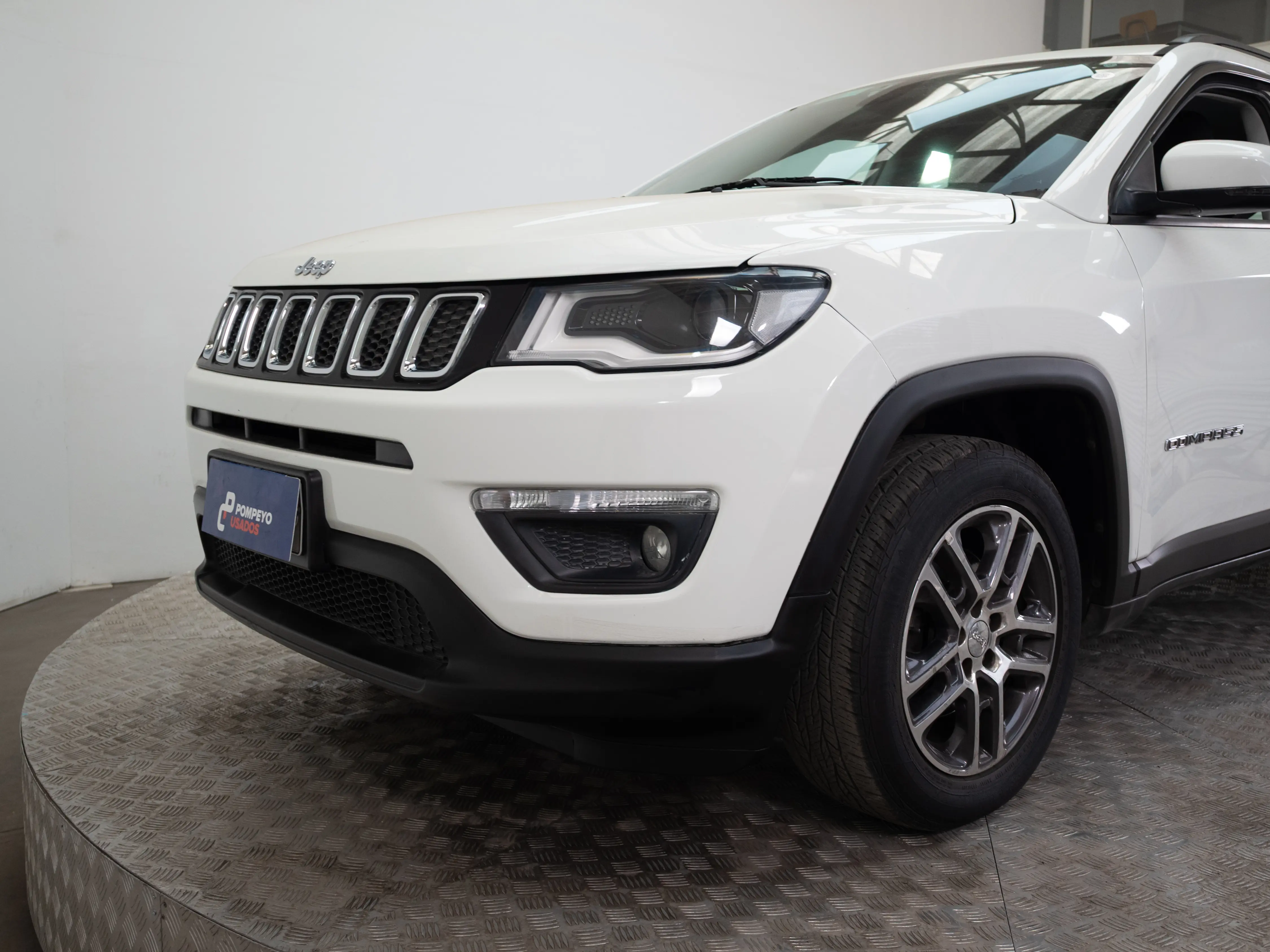 Jeep Compass — foto 17 de 19