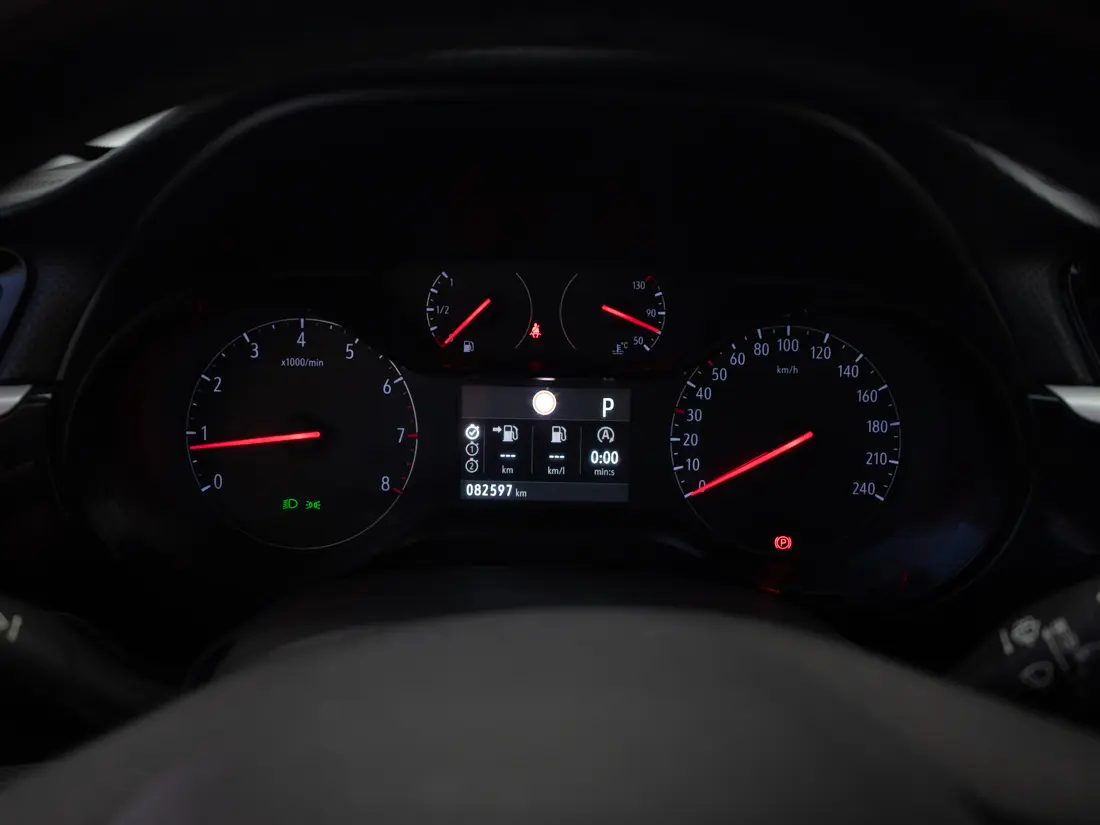 Opel Corsa — foto 12 de 19