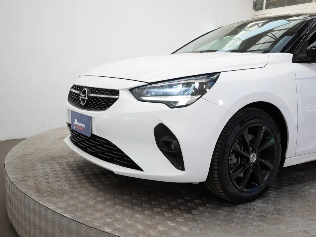 Opel Corsa — foto 17 de 19