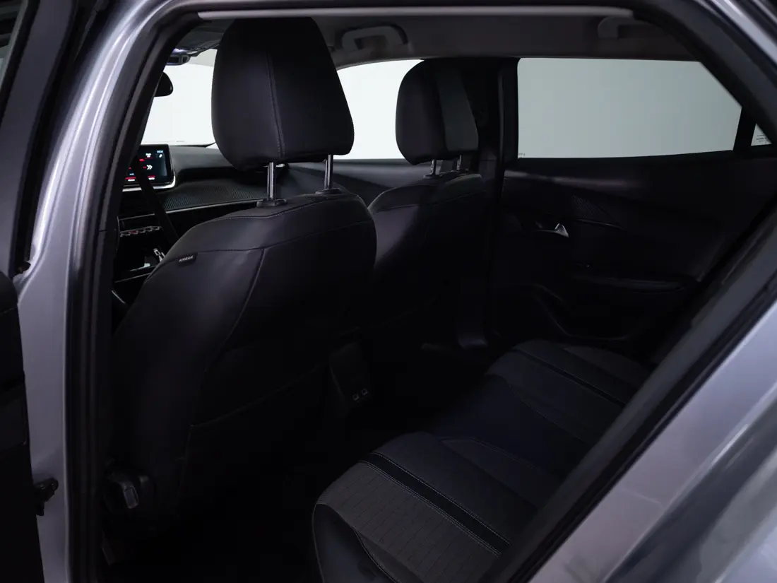 Peugeot 2008 — foto 14 de 20