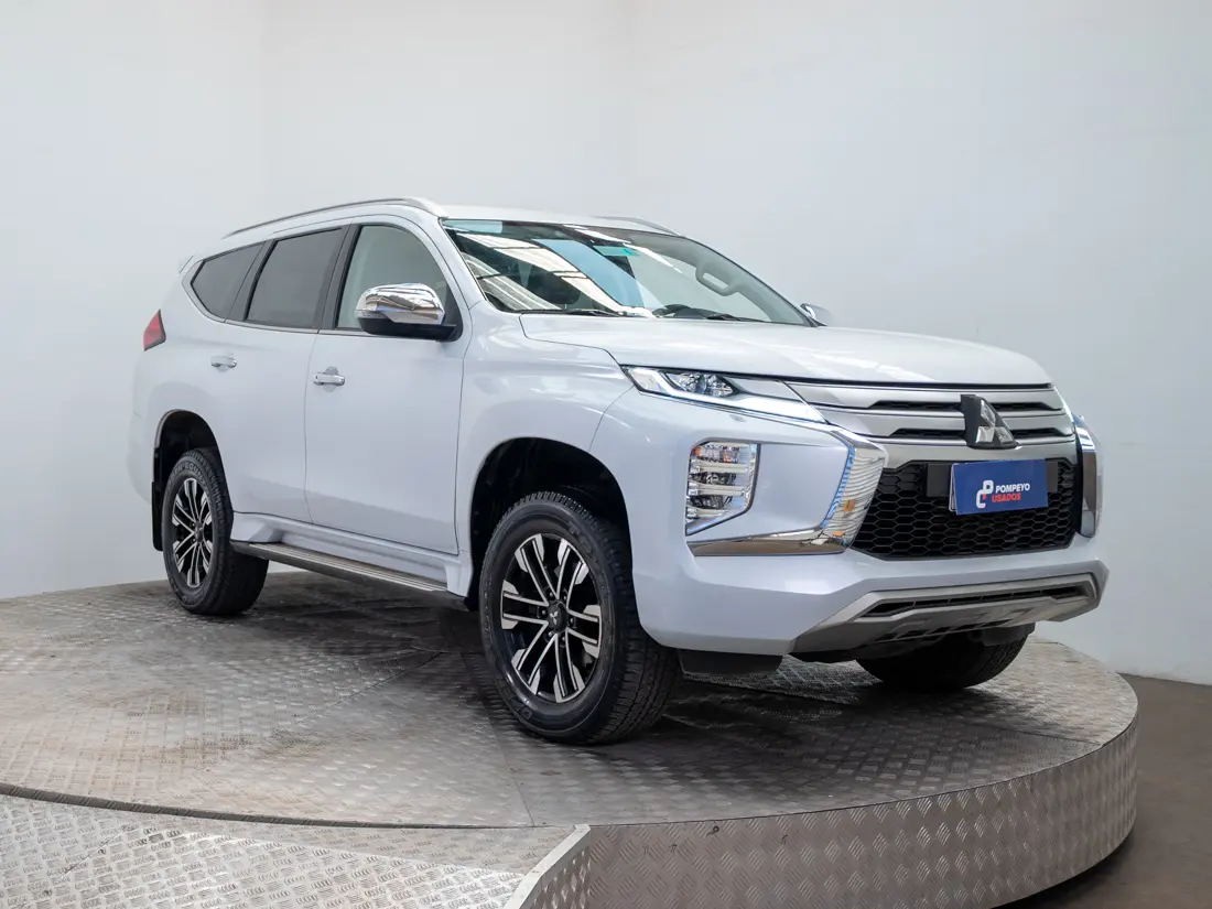 Mitsubishi Montero Sport — foto 8 de 20