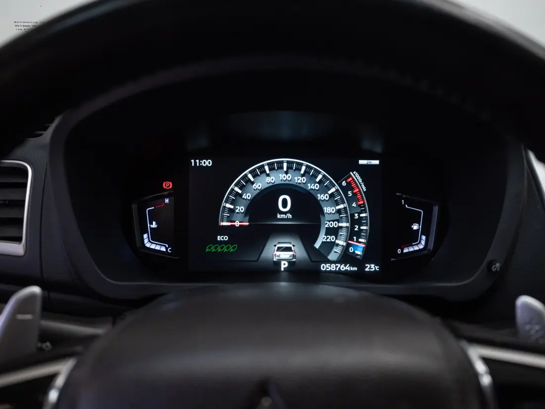 Mitsubishi Montero Sport — foto 12 de 20