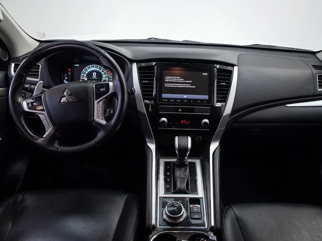 Mitsubishi Montero Sport — foto 15 de 20