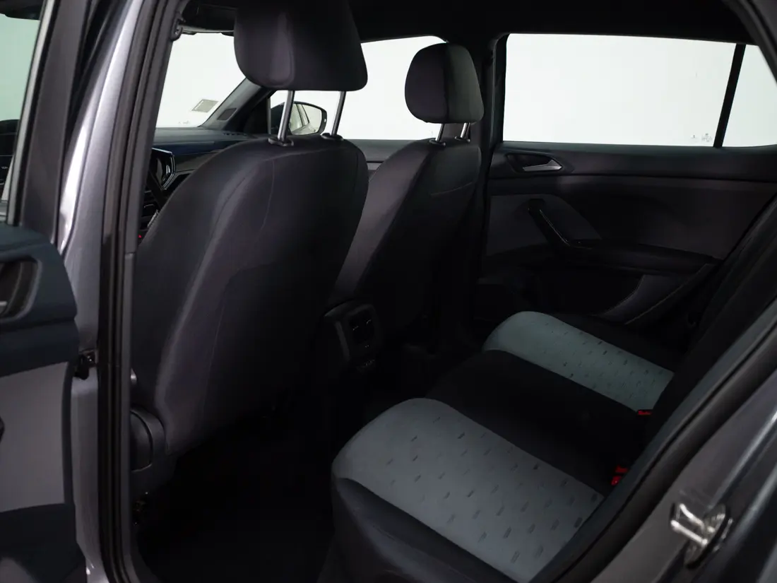 Volkswagen T-Cross — foto 13 de 19