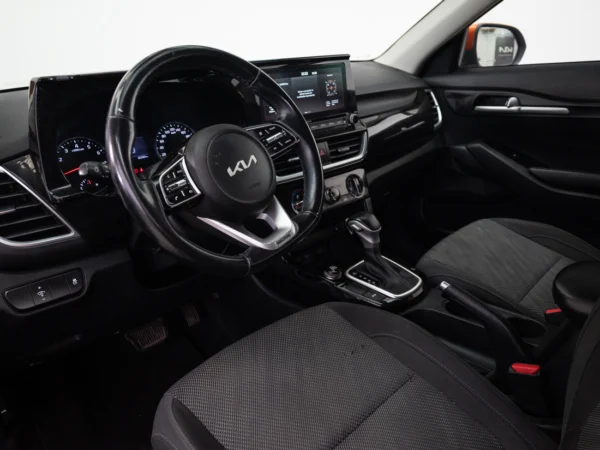 Kia SELTOS 2022 usado — Pompeyo Carrasco — foto 11