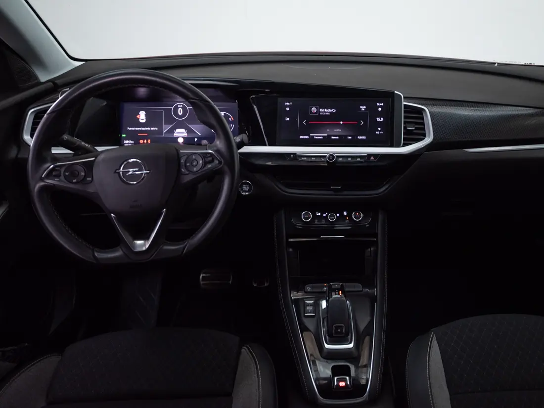 Opel Grandland — foto 14 de 19