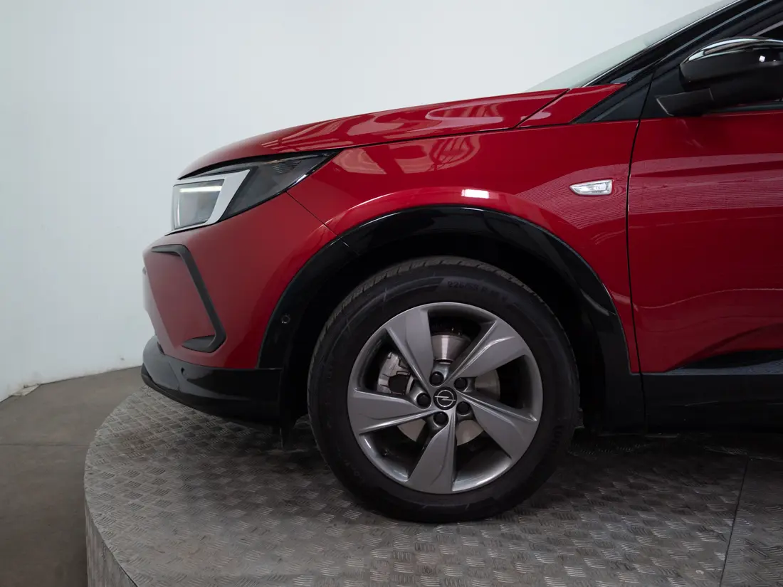 Opel Grandland — foto 16 de 19