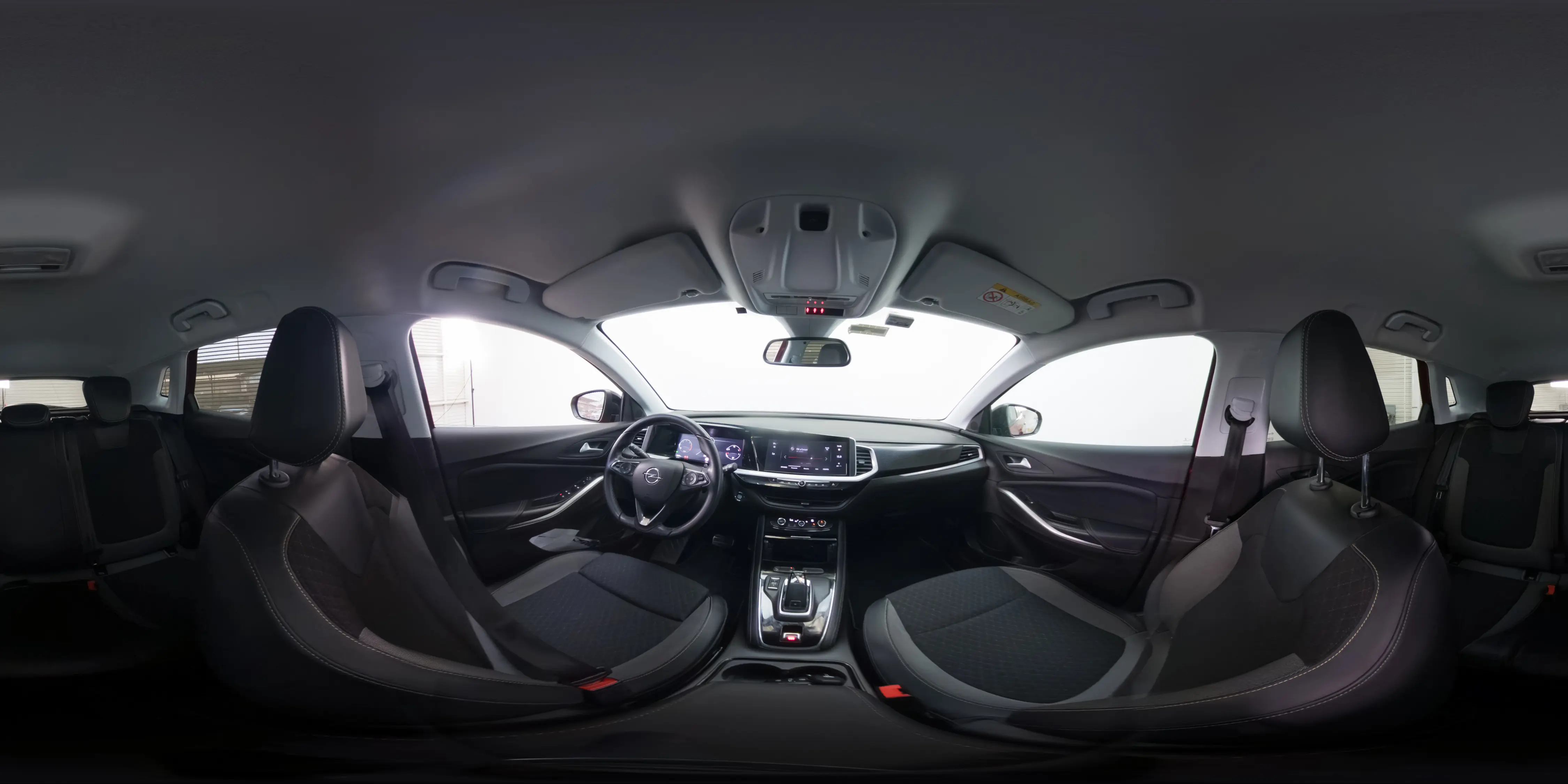 Opel Grandland — foto 19 de 19