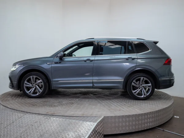 VOLKSWAGEN TIGUAN 2023 usado — Pompeyo Carrasco — foto 3