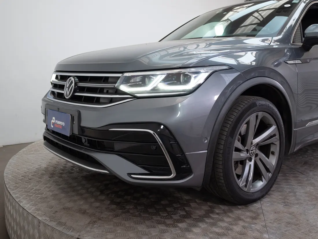 Volkswagen Tiguan — foto 18 de 20