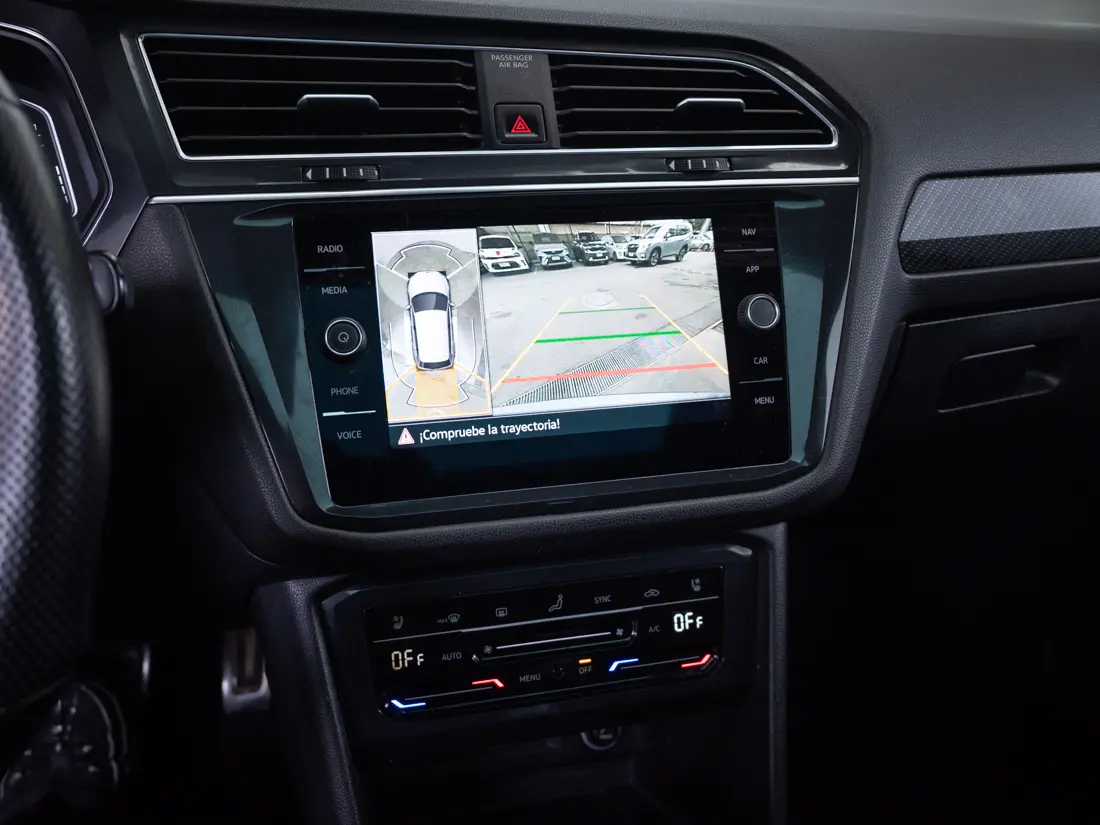 Volkswagen Tiguan — foto 19 de 20