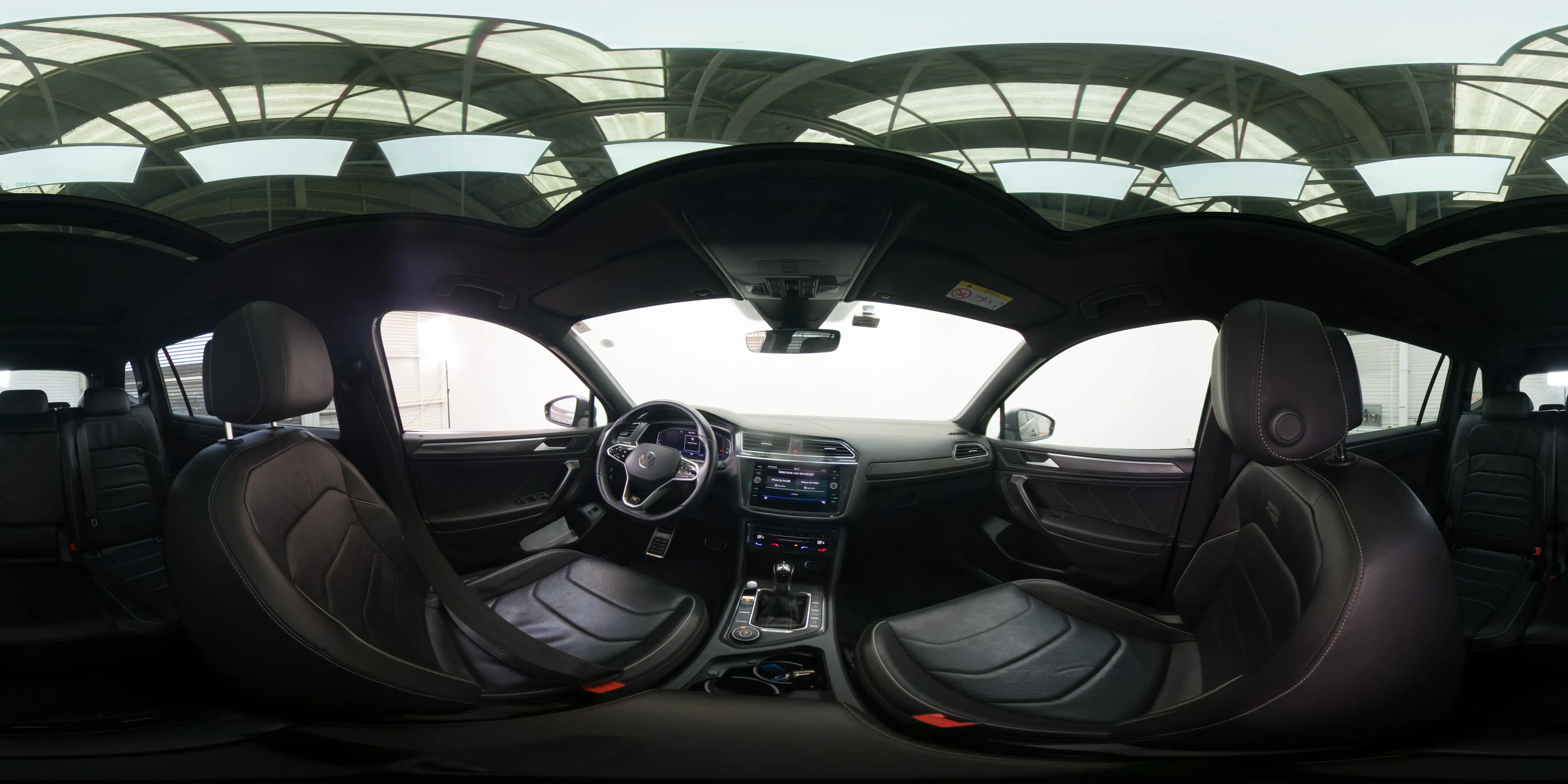 Volkswagen Tiguan — foto 20 de 20